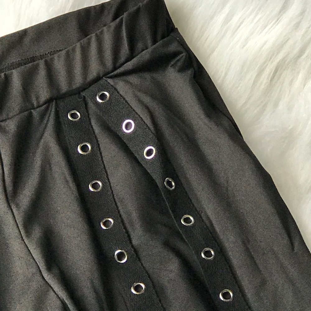 🆕🌸Laced Up Black Stretchy Leggings Pants - Picture 4 of 8